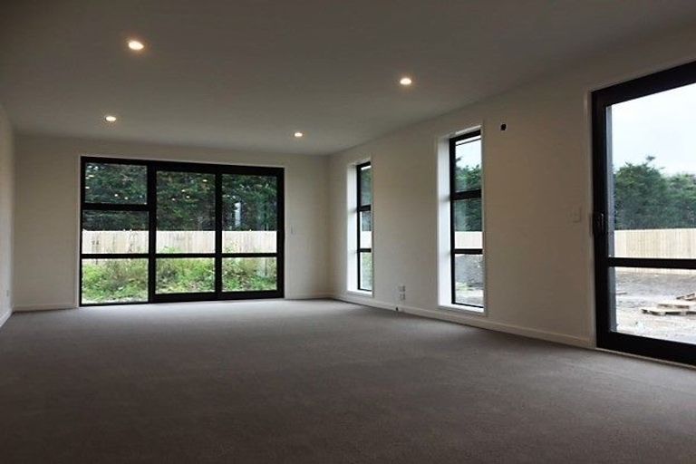 Photo of property in 17 Robert Duncan Road, Belfast, Christchurch, 8051