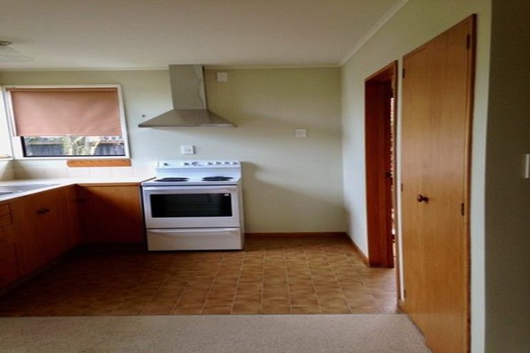 Photo of property in 6a Middlepark Road, Sockburn, Christchurch, 8042