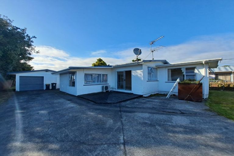 Photo of property in 43 Wynyard Street, Normanby, Hawera, 4614