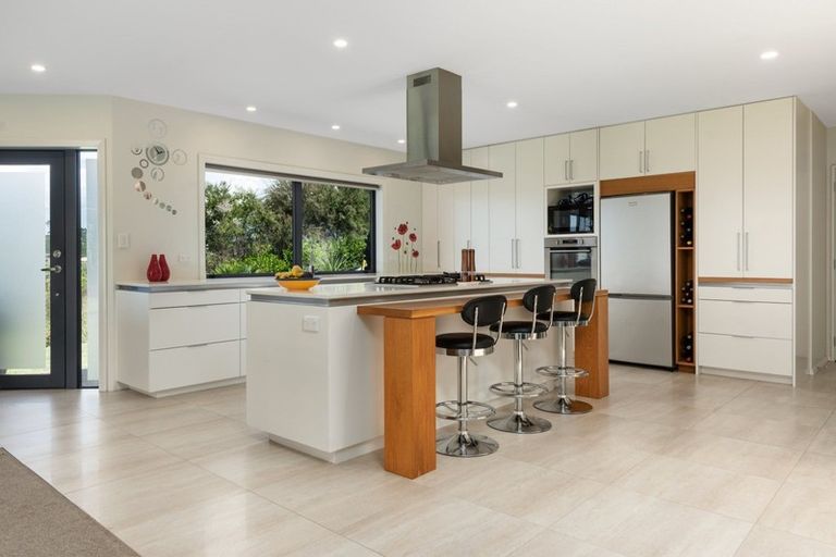 Photo of property in 18 Southill Way, Pyes Pa, Tauranga, 3112