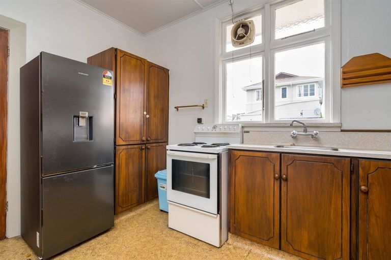 Photo of property in 129 Macandrew Road, South Dunedin, Dunedin, 9012