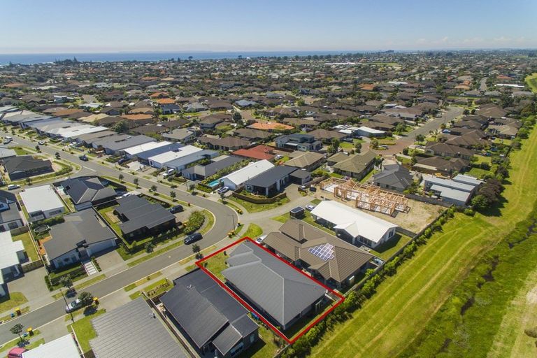 Photo of property in 67 Awatira Drive, Papamoa Beach, Papamoa, 3118