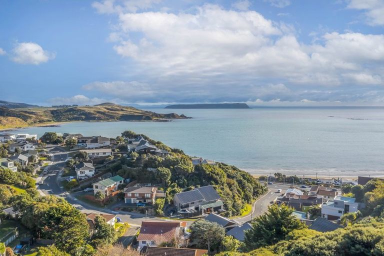 Photo of property in 18 Tremaine Place, Camborne, Porirua, 5026