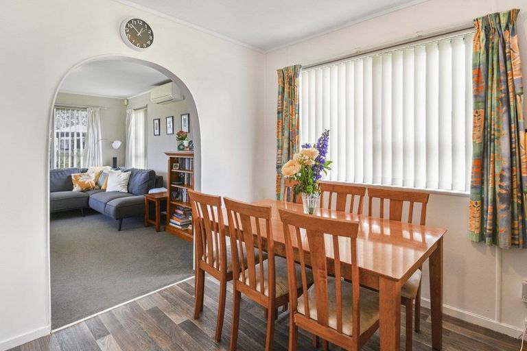 Photo of property in 1 Hobart Crescent, Wattle Downs, Auckland, 2103