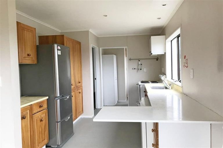 Photo of property in 38 Dominica Crescent, Grenada Village, Wellington, 6037