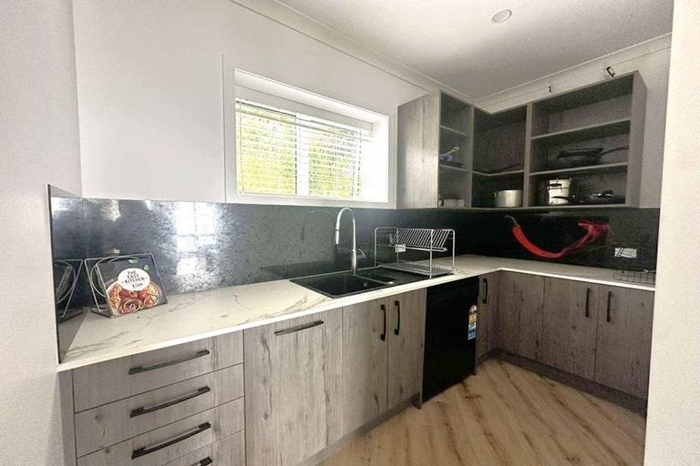 Photo of property in 14 Cessna Way, Newlands, Wellington, 6037