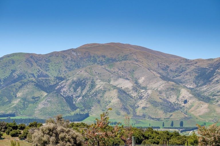 Photo of property in 242 Pukerangi Drive, Queensberry, Cromwell, 9383