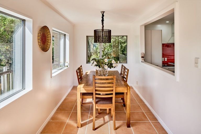 Photo of property in 72 Paremata Road, Paremata, Porirua, 5024