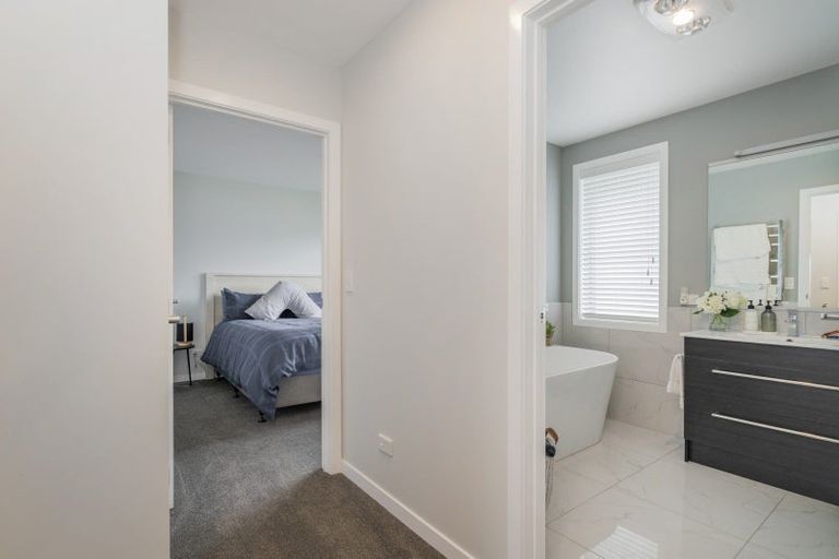 Photo of property in 7 Ronomor Place, Whitianga, 3510