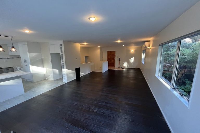 Photo of property in 2/288 Sunset Road, Windsor Park, Auckland, 0632