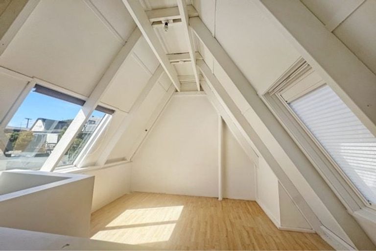 Photo of property in Sherwood Mews, 28r Bidwill Street, Mount Cook, Wellington, 6021