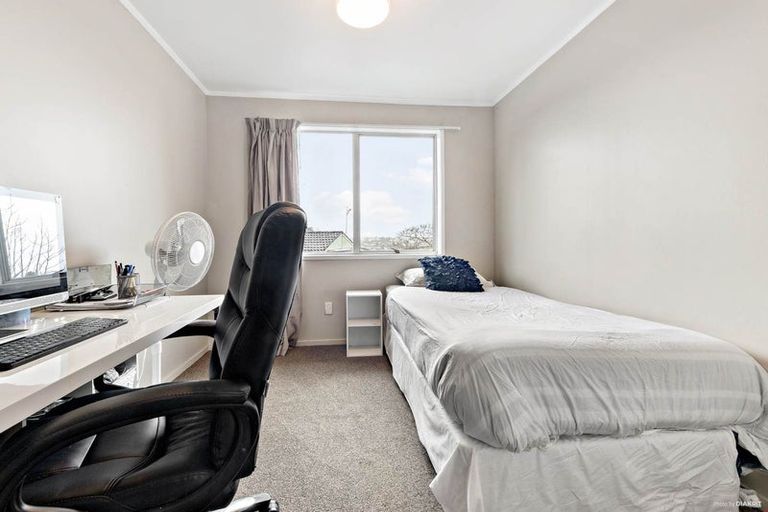 Photo of property in 9 Gallony Avenue, Massey, Auckland, 0614