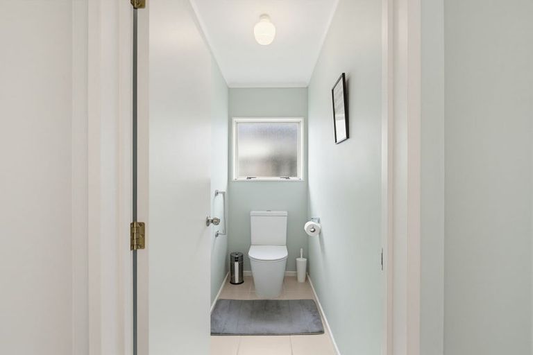 Photo of property in 19b Mcgowan Place, Orewa, 0931