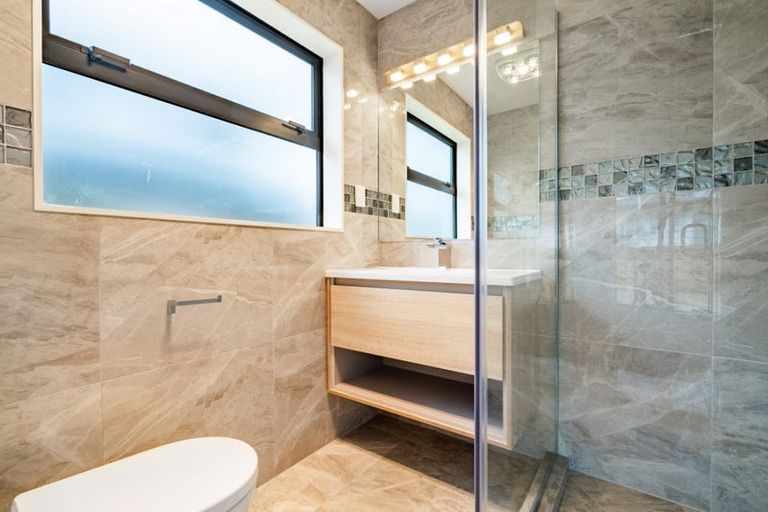 Photo of property in 10 Koroheke Road, Takanini, 2110