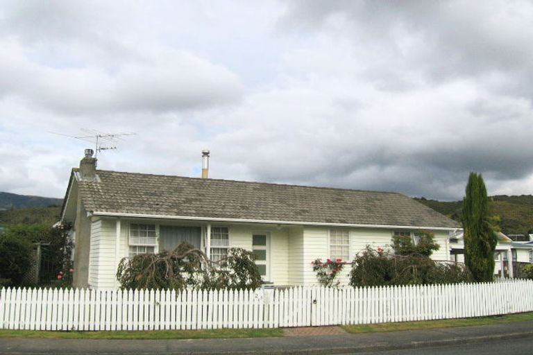 Photo of property in 23 Mountbatten Grove, Clouston Park, Upper Hutt, 5018