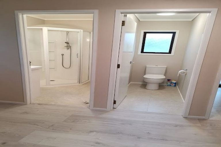 Photo of property in 172 Wiseley Road, West Harbour, Auckland, 0618