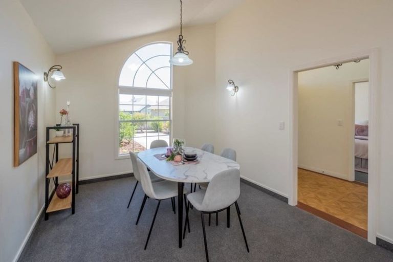 Photo of property in 12 Marewa Place, Waikanae Beach, Waikanae, 5036