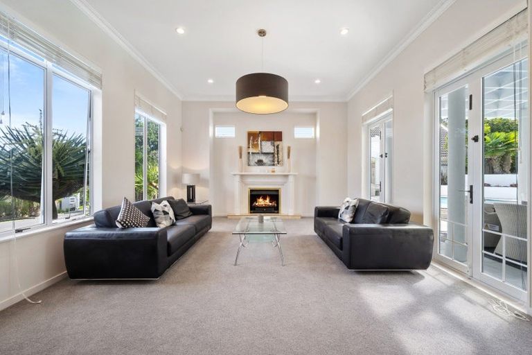 Photo of property in 38 Anaheim Boulevard, Shamrock Park, Auckland, 2016