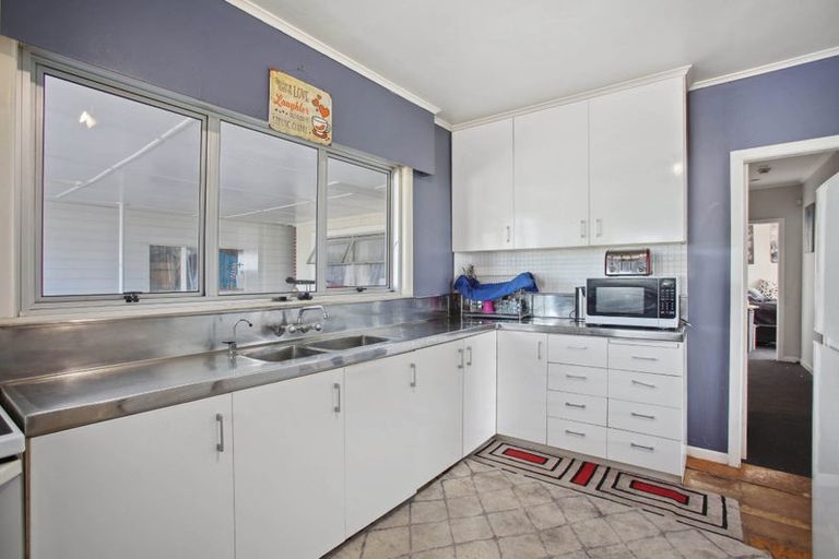 Photo of property in 85 Glengarry Road, Glen Eden, Auckland, 0602