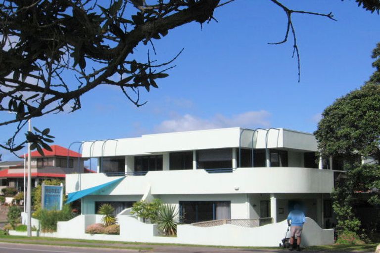 Photo of property in 74 Marine Parade, Mount Maunganui, 3116