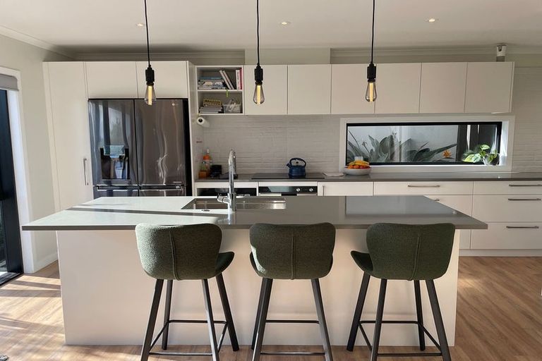 Photo of property in 1/44 Sunnynook Road, Sunnynook, Auckland, 0620