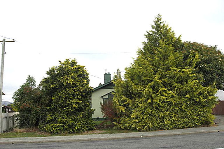 Photo of property in 15 Parsonage Road, Waimate, 7924