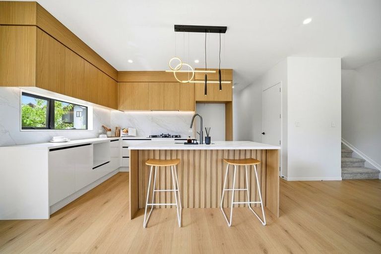 Photo of property in 15 Nerita Place, Long Bay, 0630