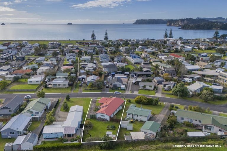 Photo of property in 16 Meadow Drive, Whitianga, 3510
