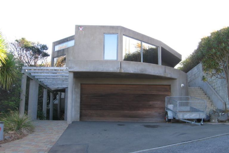 Photo of property in 17 The Track, Plimmerton, Porirua, 5026