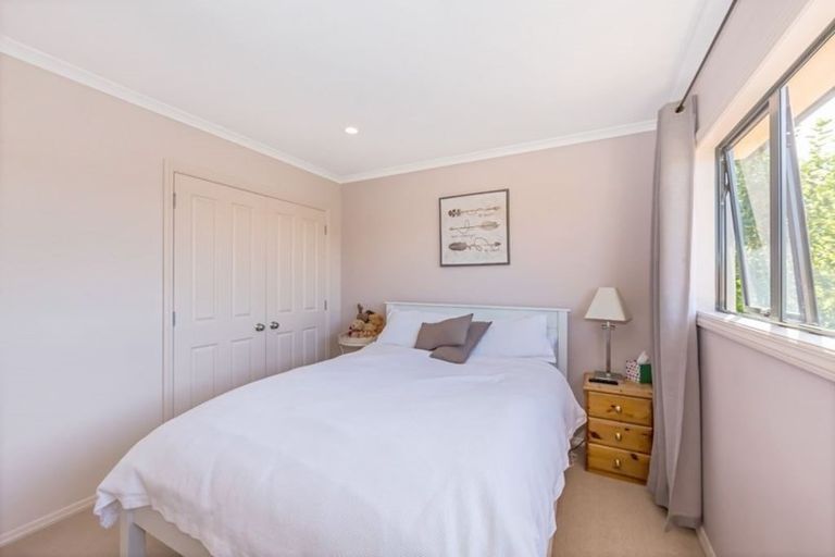 Photo of property in 46 Parkwood Crescent, Gulf Harbour, Whangaparaoa, 0930