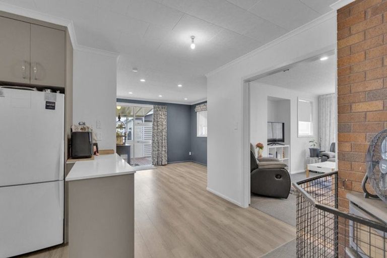 Photo of property in 62 Oriana Crescent, Hornby, Christchurch, 8042