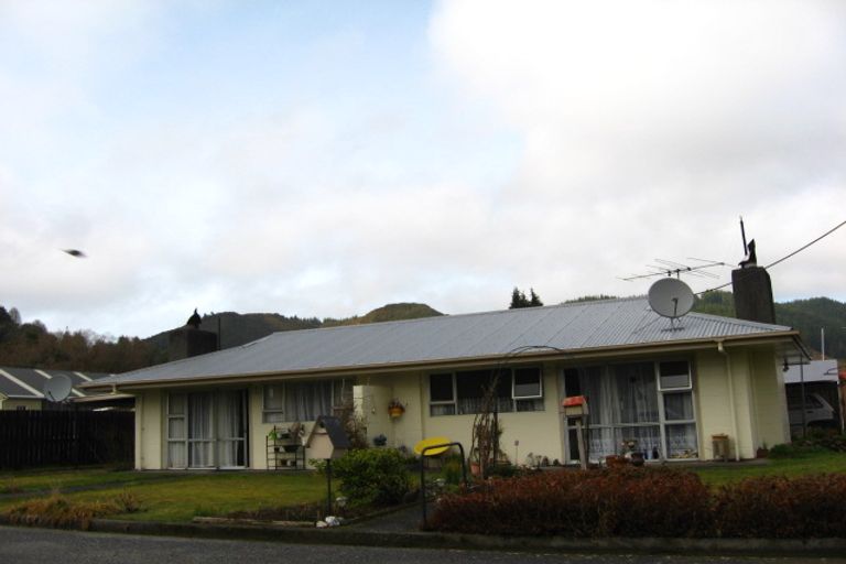 Photo of property in 7-9 Don Street, Reefton, 7830