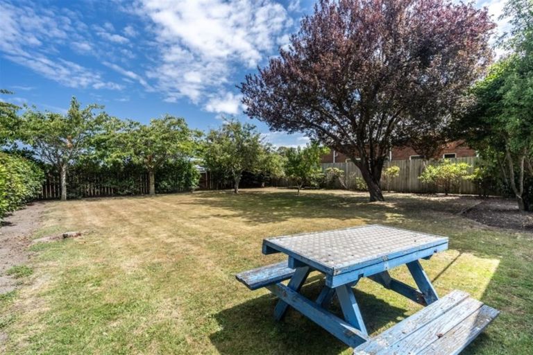 Photo of property in 277 Memorial Avenue, Burnside, Christchurch, 8053