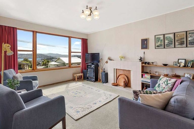 Photo of property in 31 Ahuriri Street, Strathmore Park, Wellington, 6022