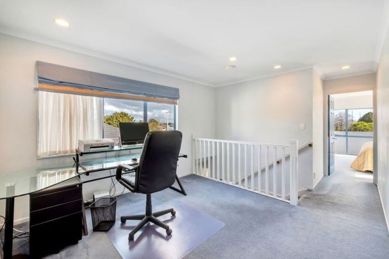 Photo of property in 33a Youngs Road, Papakura, 2110