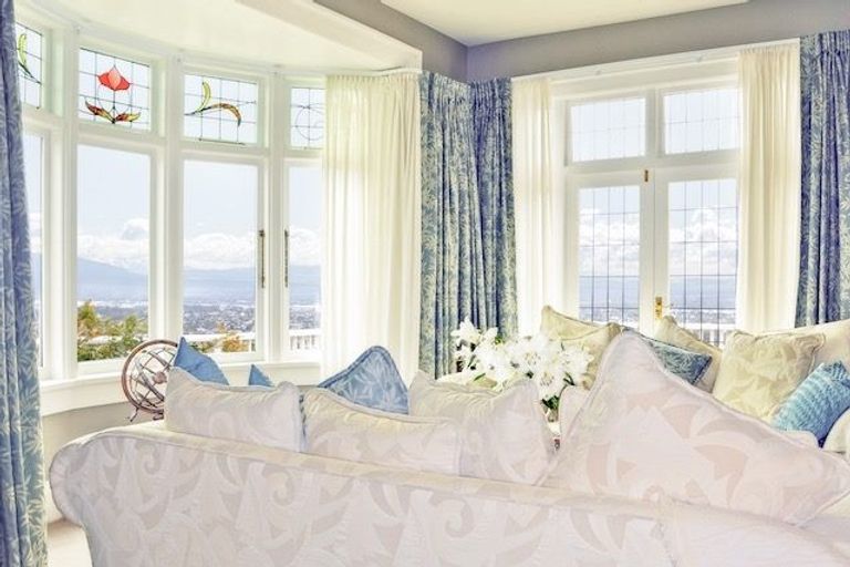 Photo of property in 85 Dyers Pass Road, Cashmere, Christchurch, 8022