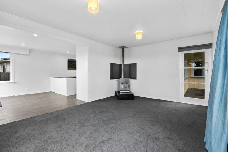 Photo of property in 9 Truby King Street, Merrilands, New Plymouth, 4312