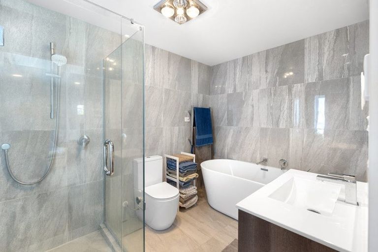 Photo of property in 18 Kahu Close, Orewa, 0931