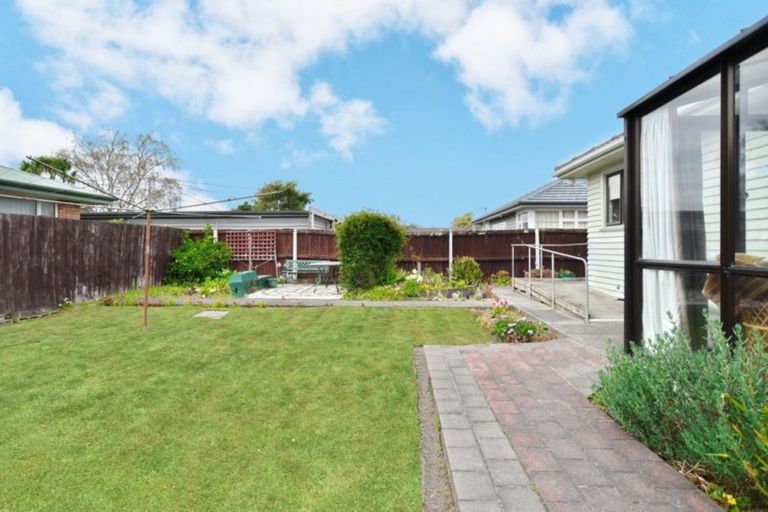 Photo of property in 72 Racecourse Road, Sockburn, Christchurch, 8042