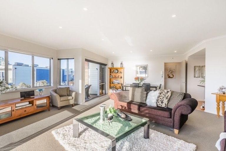 Photo of property in 31/4u Seaview Road, Paraparaumu Beach, Paraparaumu, 5032