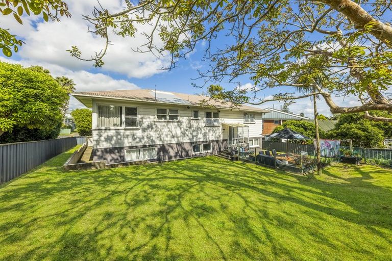 Photo of property in 14 Snell Avenue, Papakura, 2110