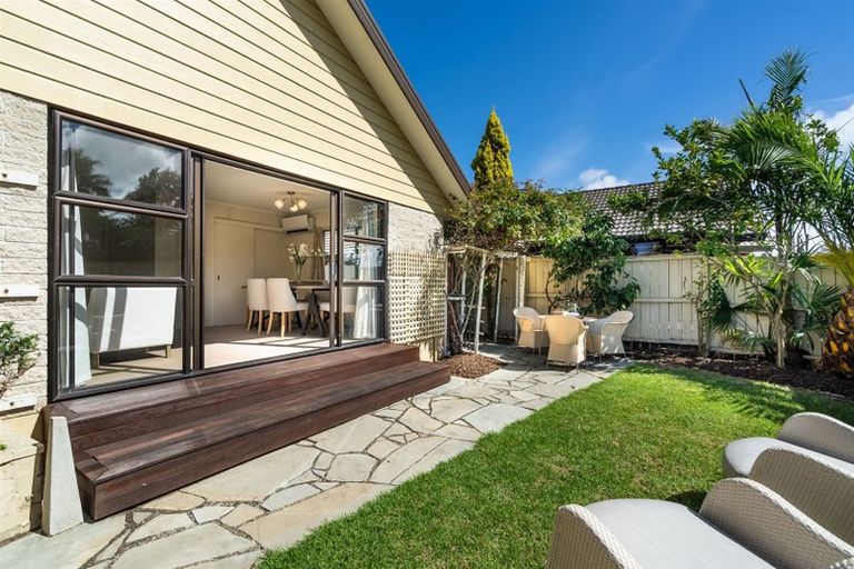 Photo of property in 2/17 Brook Street, Milford, Auckland, 0620