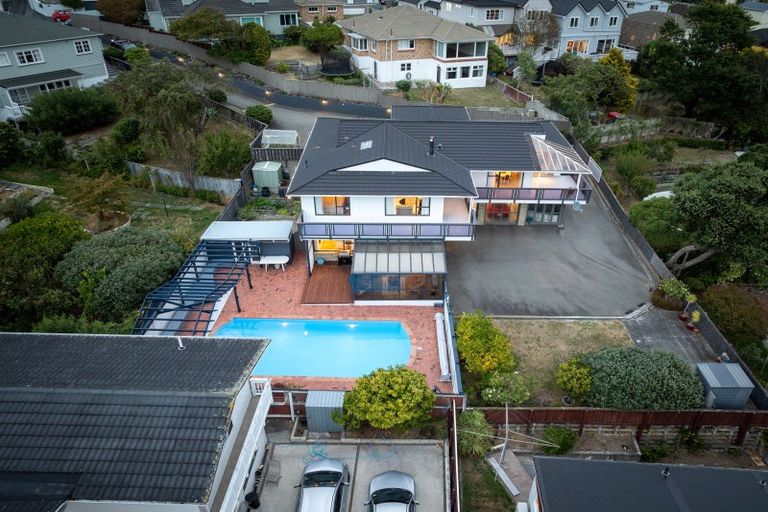 Photo of property in 14 Cavendish Square, Strathmore Park, Wellington, 6022