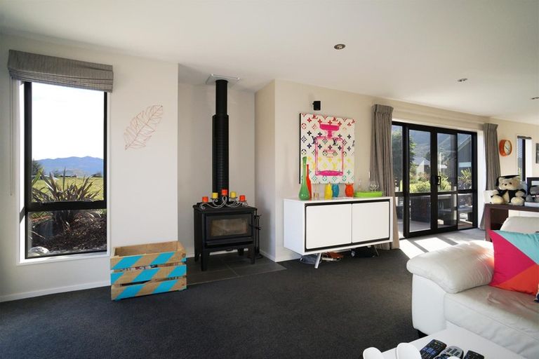 Photo of property in 6 Hovingham Court, Jacks Point, Queenstown, 9371