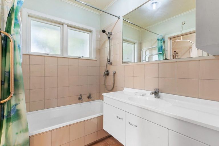 Photo of property in 257 East Coast Road, Mairangi Bay, Auckland, 0630