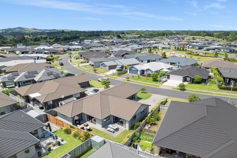 Photo of property in 11 Kahuparere Crescent, Pyes Pa, Tauranga, 3112