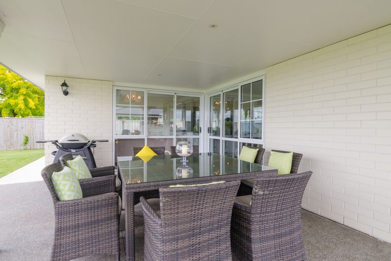 Photo of property in 10 Feist Street, Carterton, 5713