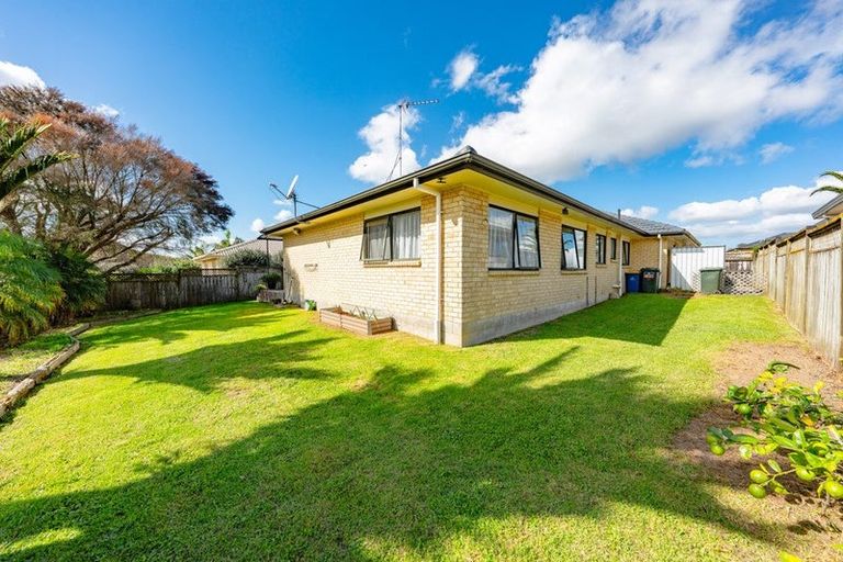 Photo of property in 33 Ruze Vida Drive, Massey, Auckland, 0614