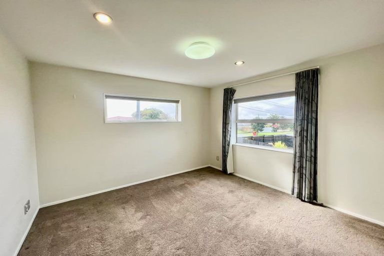 Photo of property in 240 Sturges Road, Henderson, Auckland, 0612