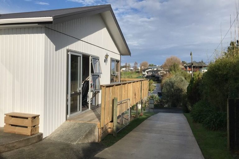 Photo of property in 28 Bickerstaffe Road, Maungaturoto, 0520